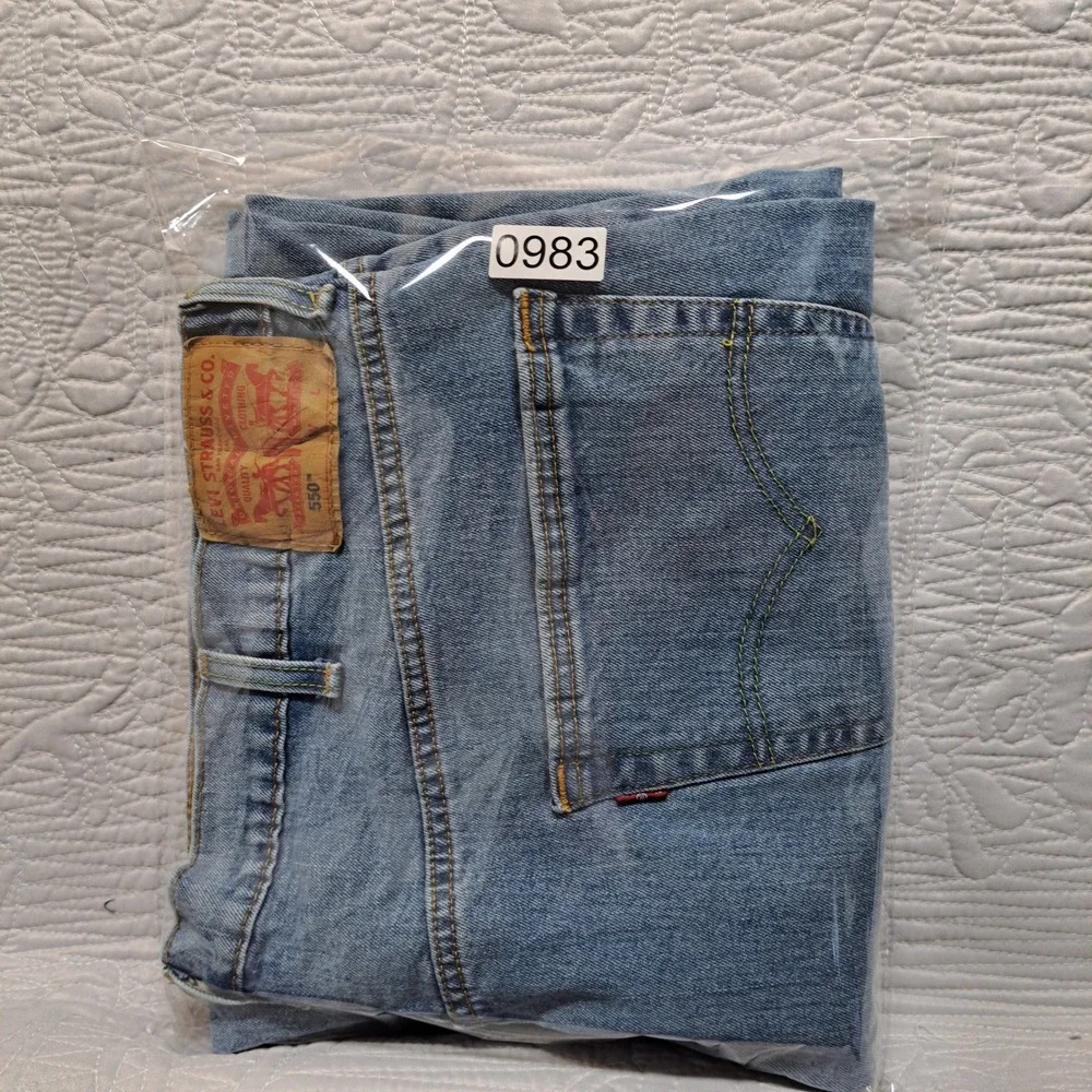 Levi's 550 Relaxed Fit Jeans Mens 44x30 Blue Excellent Medium Wash Tapered Leg